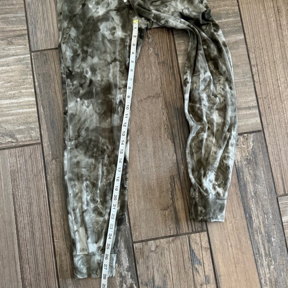 Lululemon Ready to Rulu High-Rise Jogger *7/8 Length size 4 - Picture 9 of 12